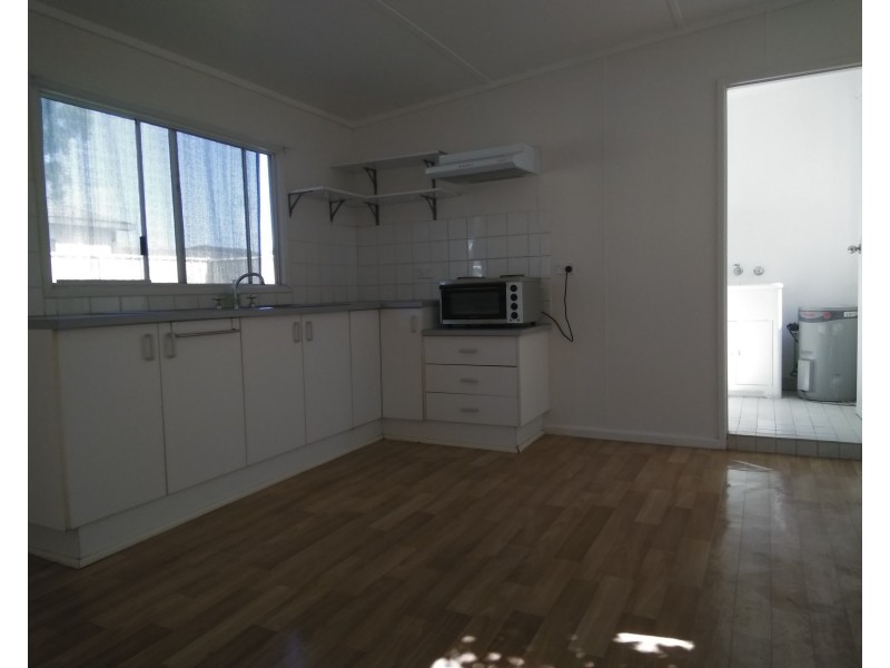 1/35 Dunalban Aveunue, Woy Woy NSW 2256