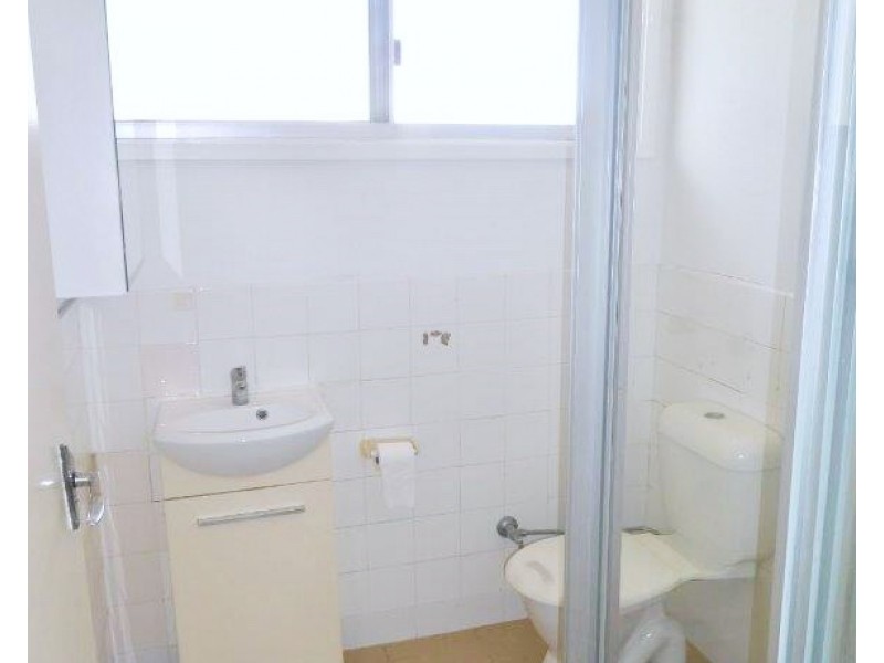 1/24 Waratah Avenue, Woy Woy NSW 2256