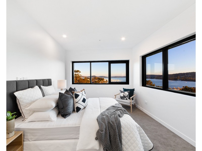 1306/25 Mann Street, Gosford NSW 2250