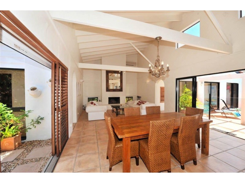 9 Wesley Court, Noosa Heads QLD 4567