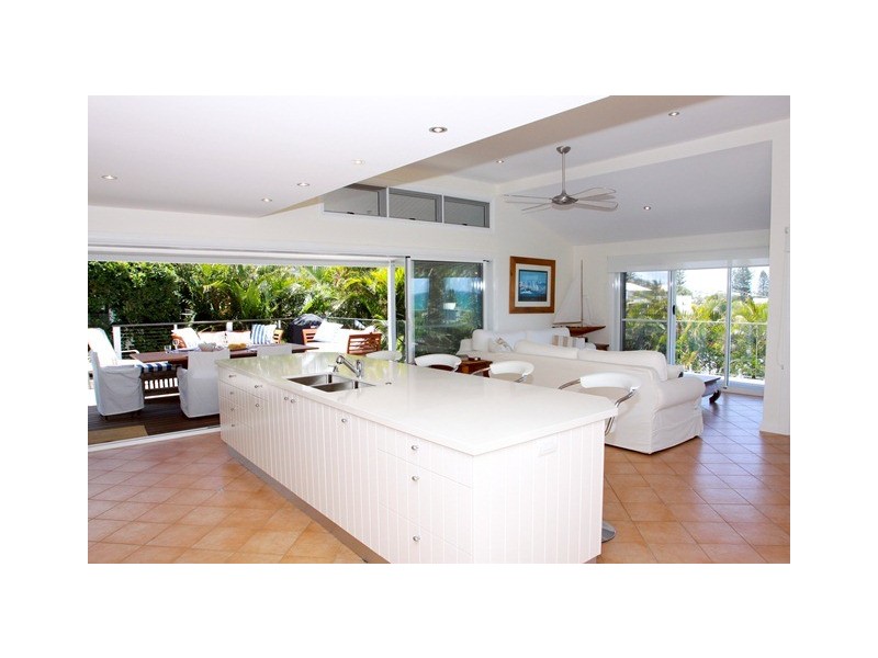 8 Dolphin Bay Drive, Sunshine Beach QLD 4567