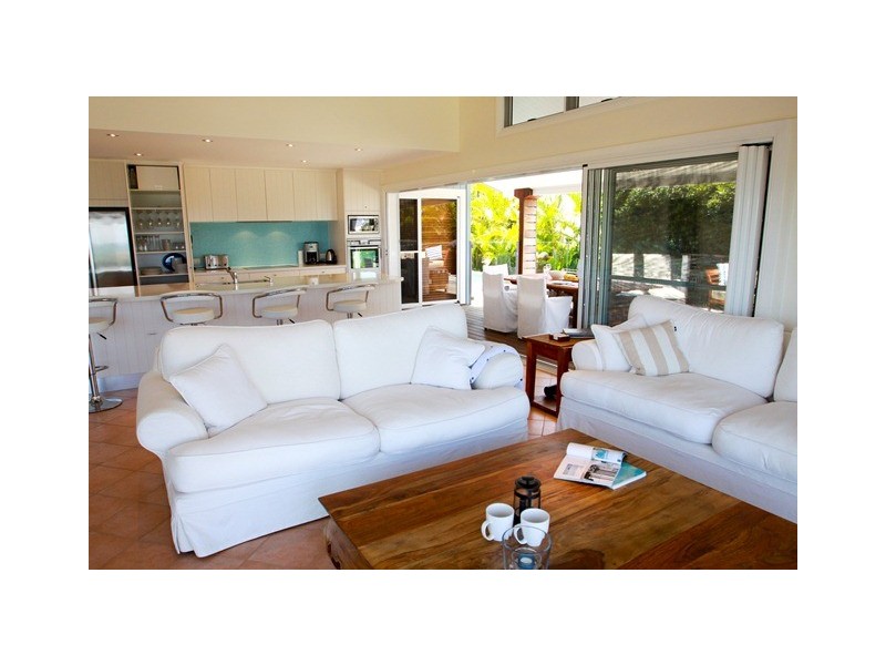8 Dolphin Bay Drive, Sunshine Beach QLD 4567