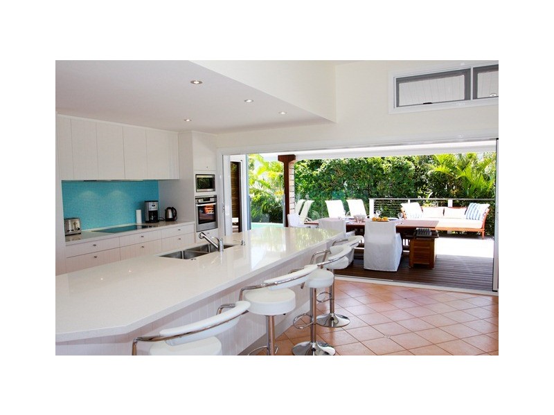 8 Dolphin Bay Drive, Sunshine Beach QLD 4567