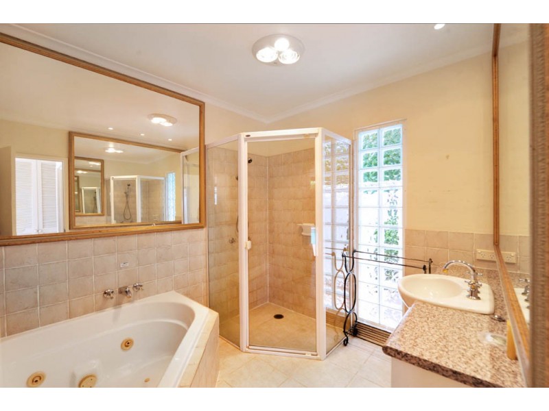 9 Wesley Court, Noosa Heads QLD 4567