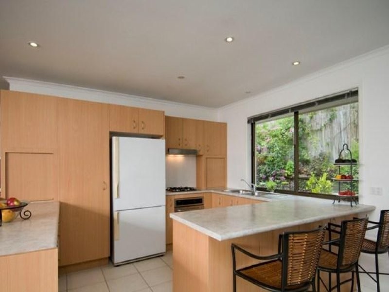 8 Moonare Crescent, Noosa Heads QLD 4567