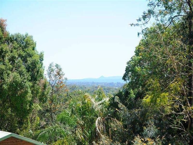 8 Moonare Crescent, Noosa Heads QLD 4567