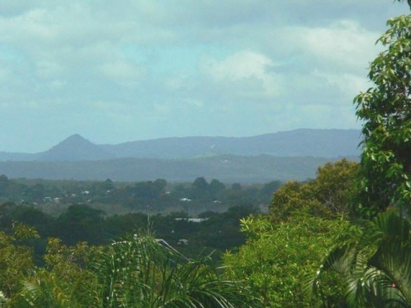 8 Moonare Crescent, Noosa Heads QLD 4567