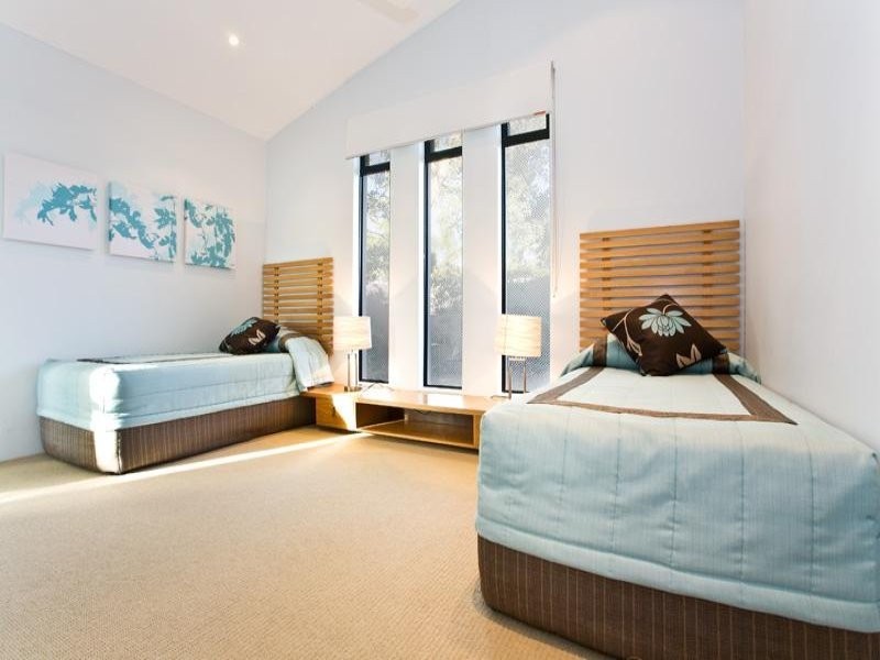 18 Noosa Parade, Noosa Heads QLD 4567