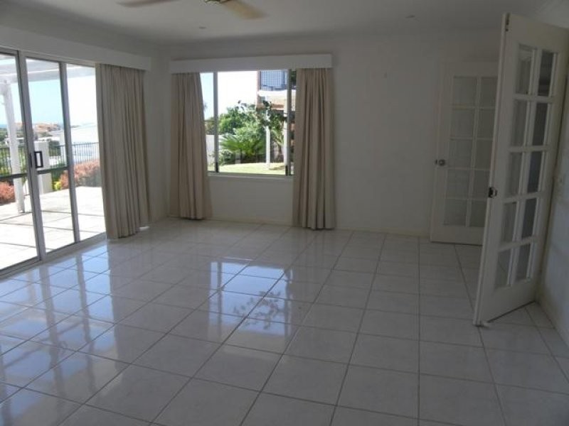 18 Southern Cross Parade, Sunrise Beach QLD 4567