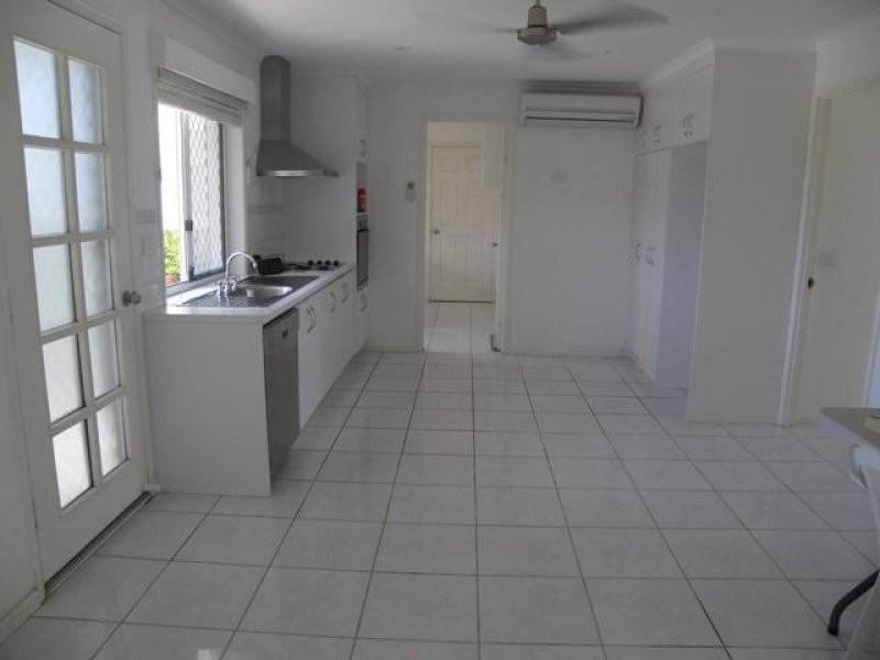 18 Southern Cross Parade, Sunrise Beach QLD 4567