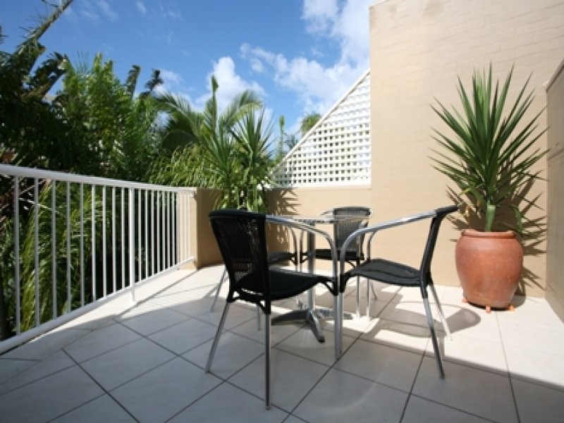 Unit 3 / 5 Naousa 1, Mitti Street, Little Cove QLD 4567