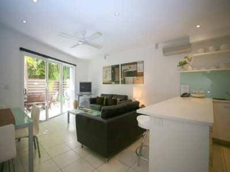 Unit 3 / 5 Naousa 1, Mitti Street, Little Cove QLD 4567
