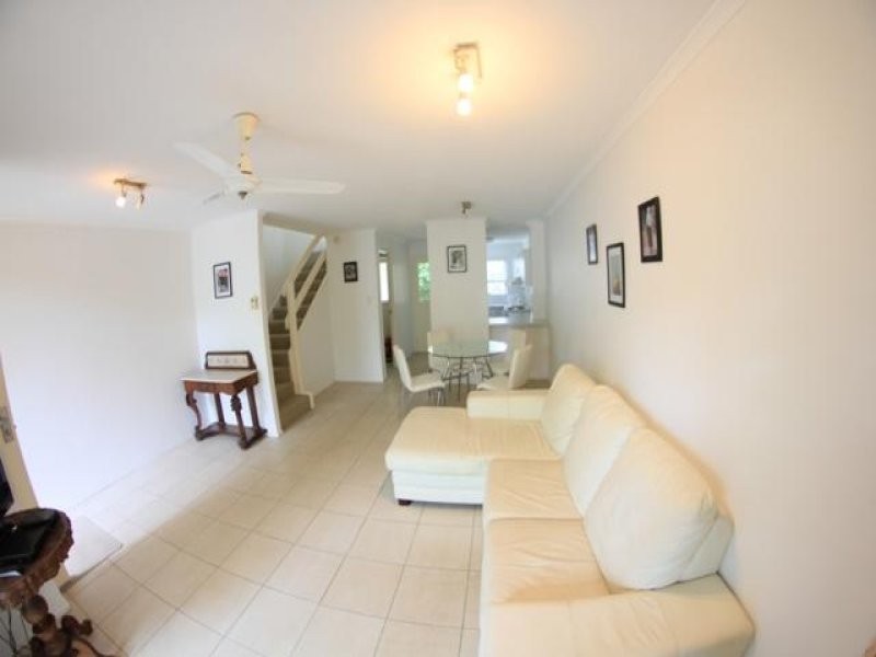 2/5 Douglas Street, Sunshine Beach QLD 4567