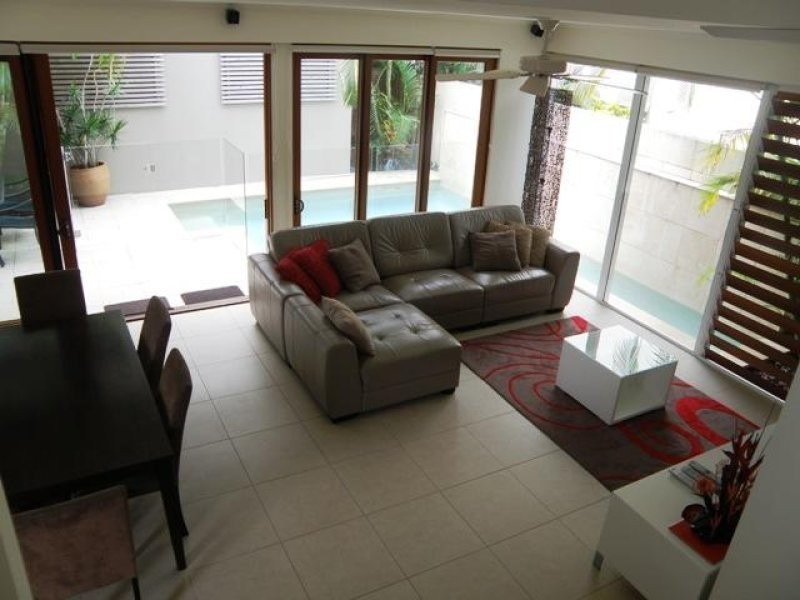 1/3 Ann Street, Noosaville QLD 4566