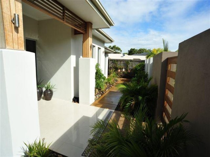 8 Attenuatta Place, Noosaville QLD 4566