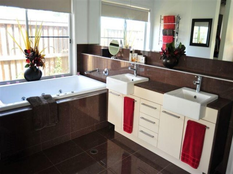 8 Attenuatta Place, Noosaville QLD 4566