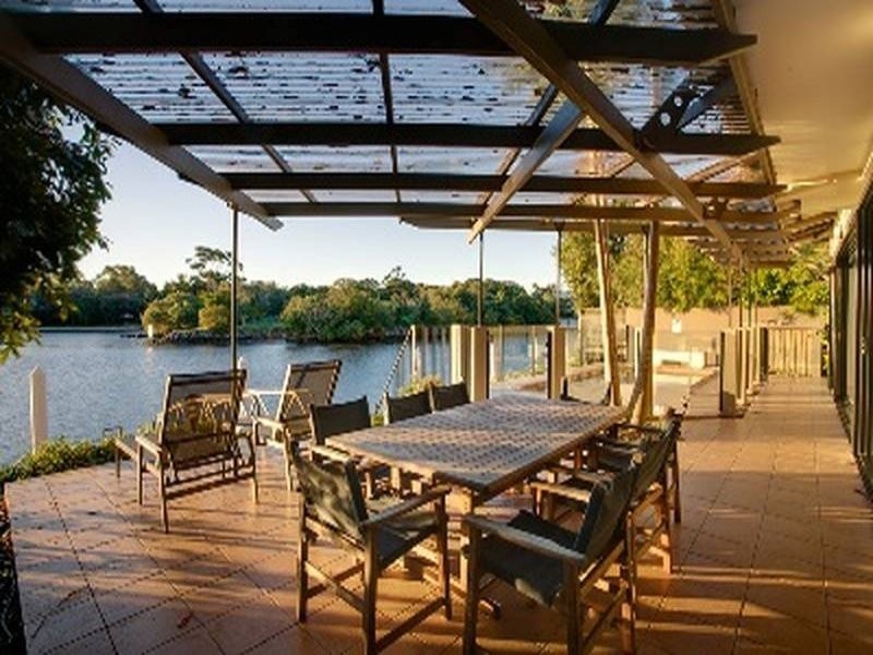 18 Noosa Parade, Noosa Heads QLD 4567