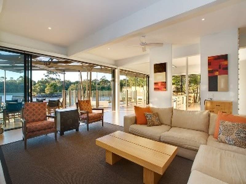 18 Noosa Parade, Noosa Heads QLD 4567