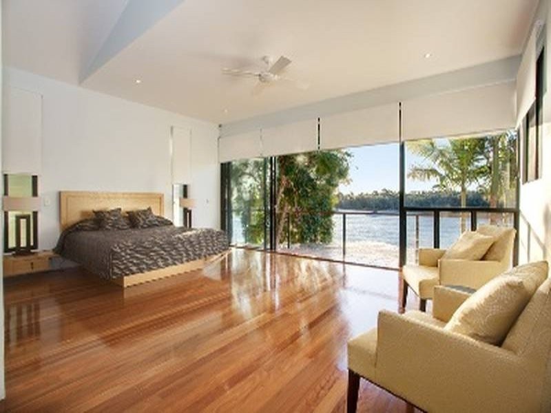 18 Noosa Parade, Noosa Heads QLD 4567