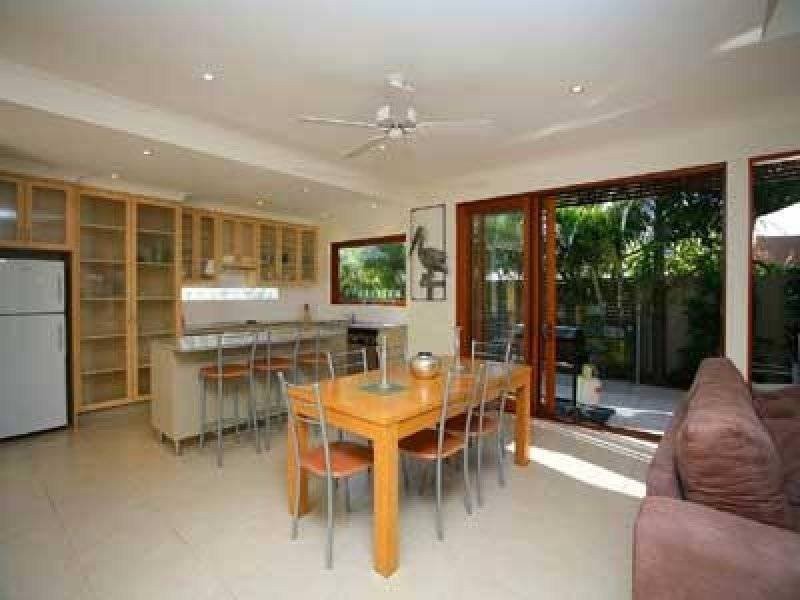 2/3 Ann Street, Noosaville QLD 4566