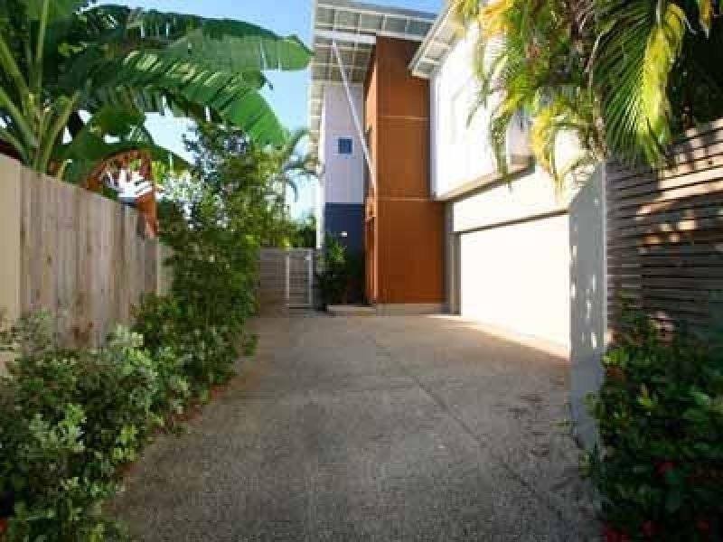 2/3 Ann Street, Noosaville QLD 4566