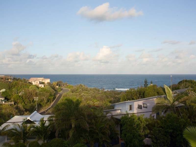 2/41 Sobroan St, Sunrise Beach QLD 4567