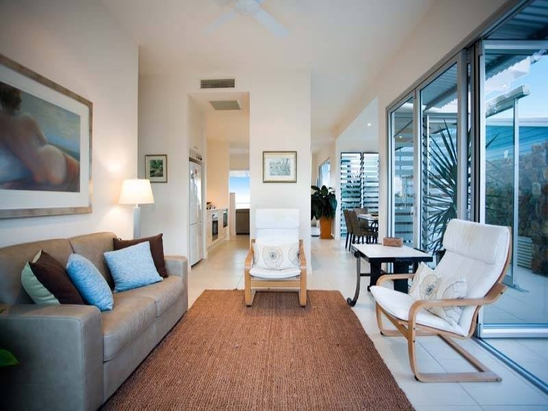 2/41 Sobroan St, Sunrise Beach QLD 4567