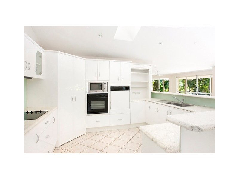 33 Kingsgate Drive, Tinbeerwah QLD 4563