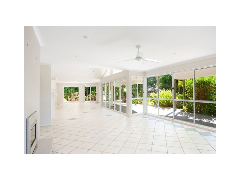 33 Kingsgate Drive, Tinbeerwah QLD 4563