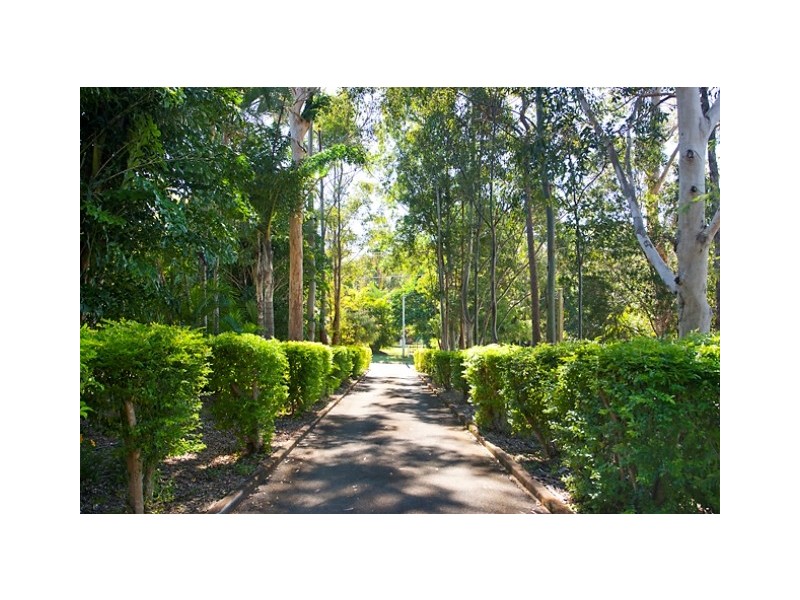 33 Kingsgate Drive, Tinbeerwah QLD 4563