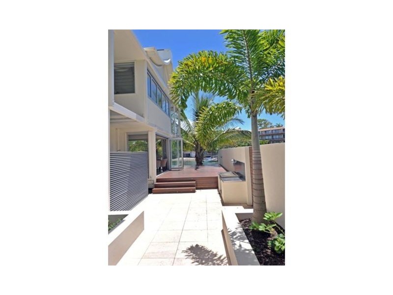 4 Noosa Parade, Noosa Heads QLD 4567