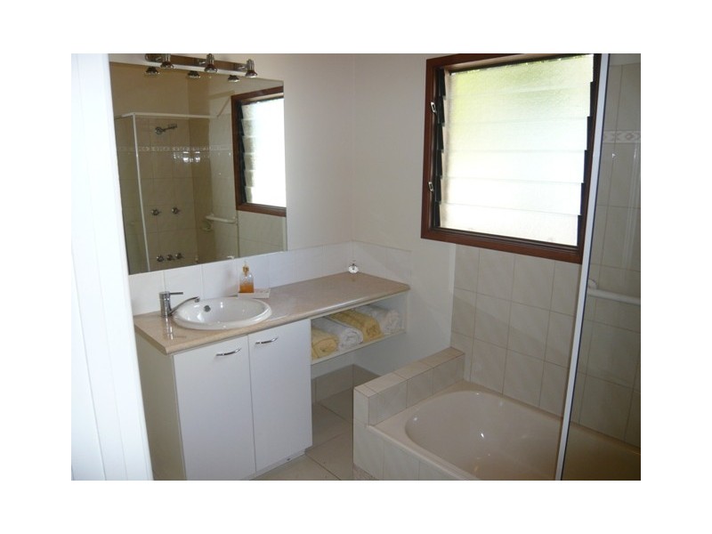 25  Nairana Rest, Noosa Heads QLD 4567