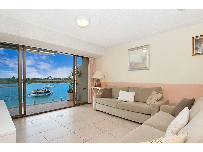 Unit 4 Aqua Linea, 82 Noosa Parade, Noosa Heads QLD 4567