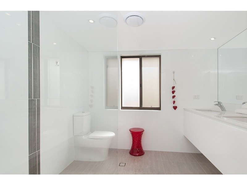 Unit 4 Aqua Linea, 82 Noosa Parade, Noosa Heads QLD 4567