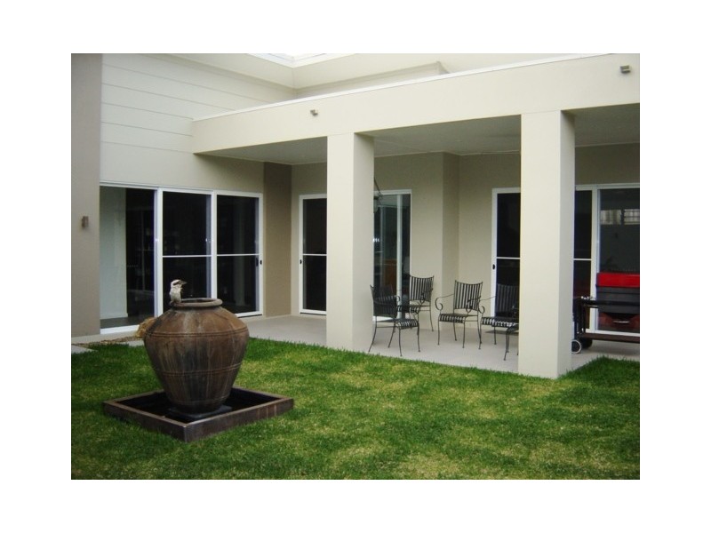 35 Jacksonia Street, Noosaville QLD 4566