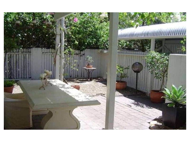 2/6 Woorookool Place, Noosaville QLD 4566