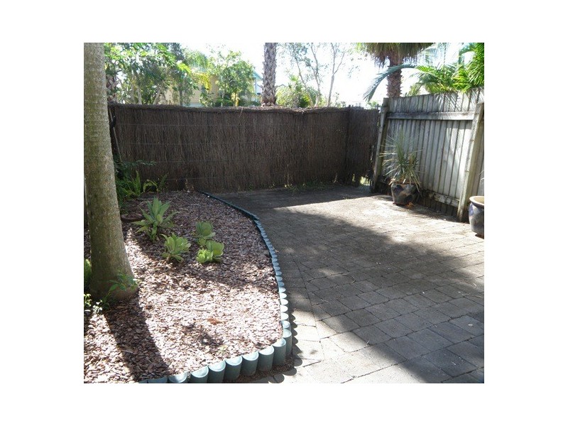 2/14 Barbados Crescent, Noosaville QLD 4566