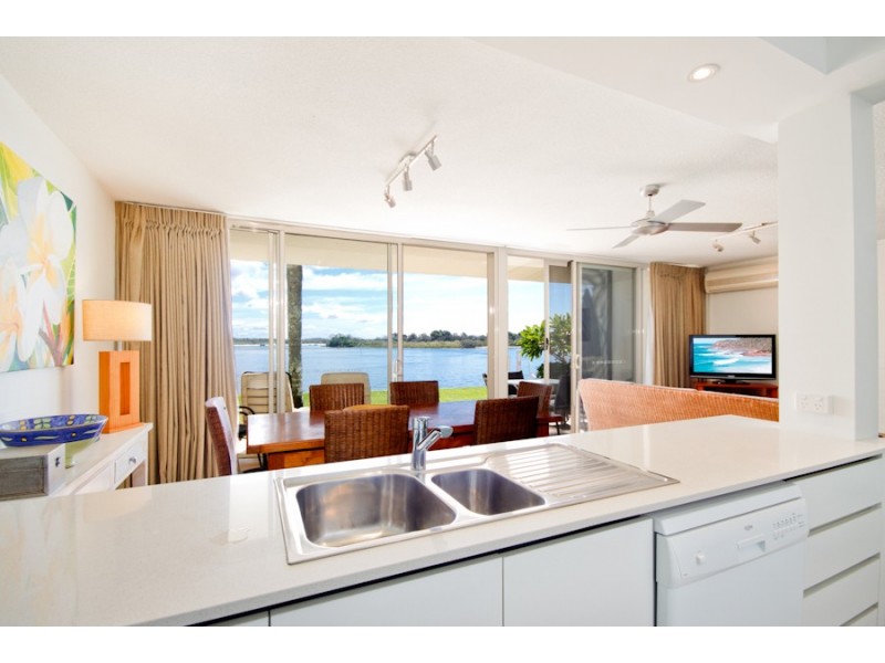 10/6 Quamby Place, Noosa Harbour Resort, Noosa Heads QLD 4567