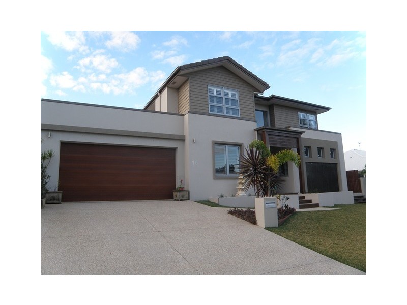 16 Regatta Circuit, Noosaville QLD 4566