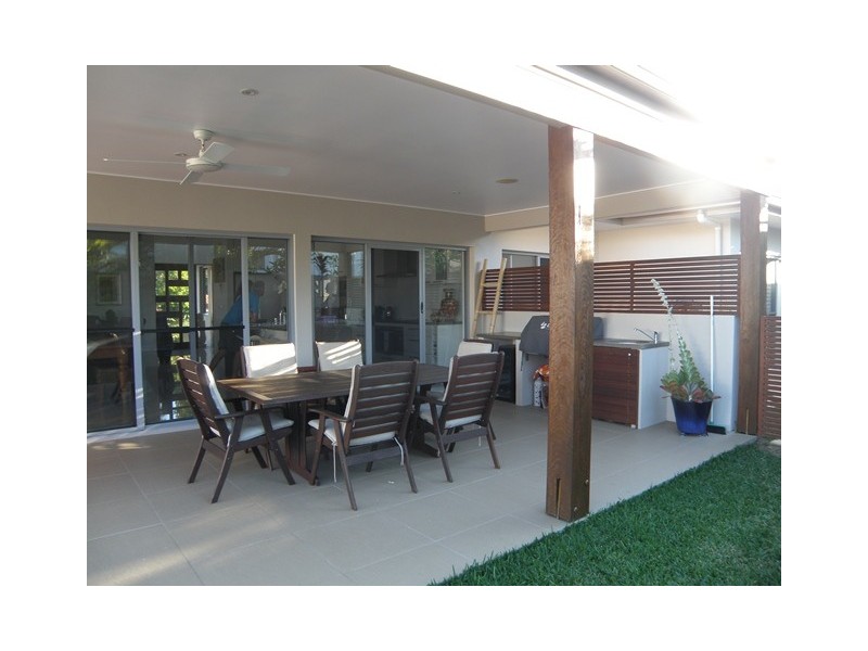 16 Regatta Circuit, Noosaville QLD 4566