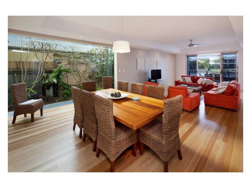 14 Topsails Court, Noosa Waters QLD 4566