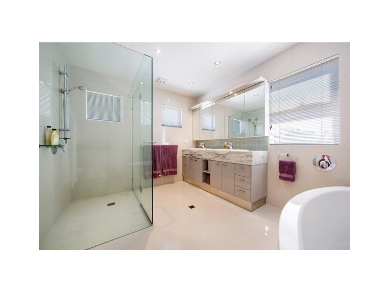 28 Angler Street, Noosa Heads QLD 4567