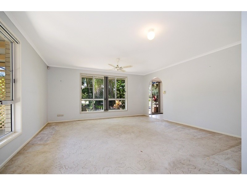 21 Wavecrest Drive, Castaways Beach QLD 4567