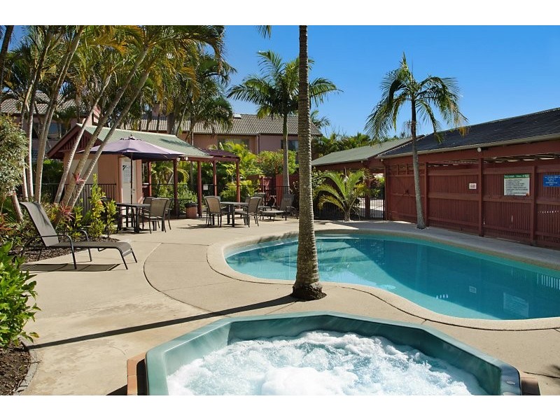 8/24 Lake Weyba Drive, Noosaville QLD 4566