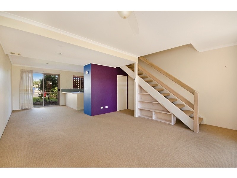 8/24 Lake Weyba Drive, Noosaville QLD 4566