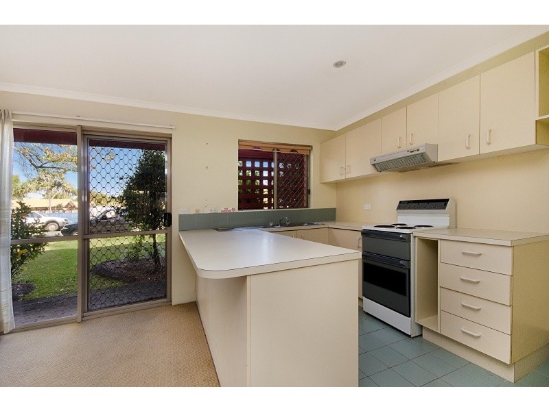 8/24 Lake Weyba Drive, Noosaville QLD 4566