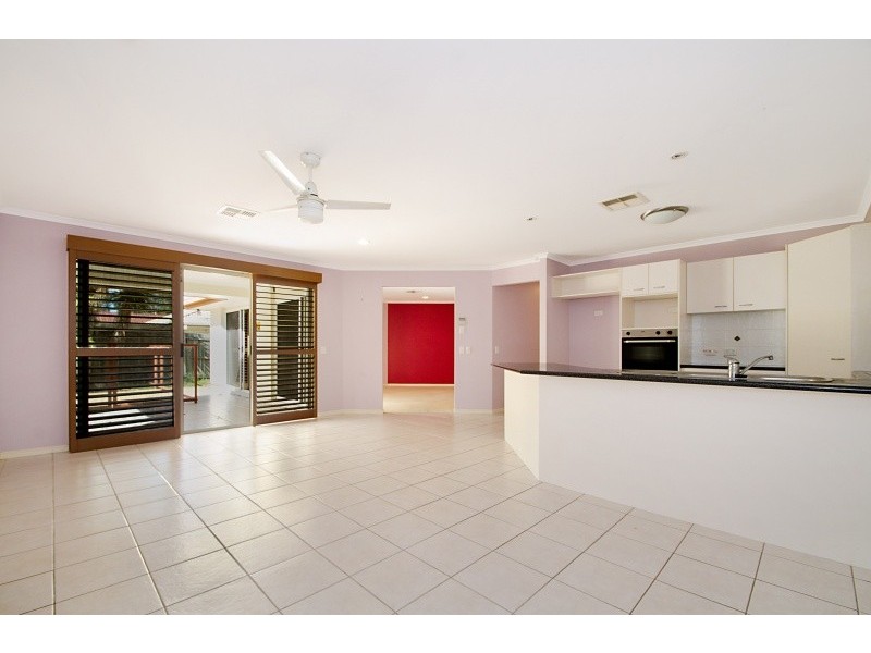 70 Lake Entrance Bvd, Noosaville QLD 4566