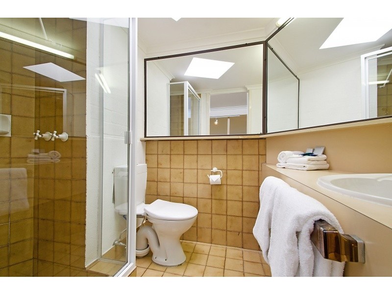 Unit 70 “Ocean Breeze Resort” Hastings Street, Noosa Heads QLD 4567