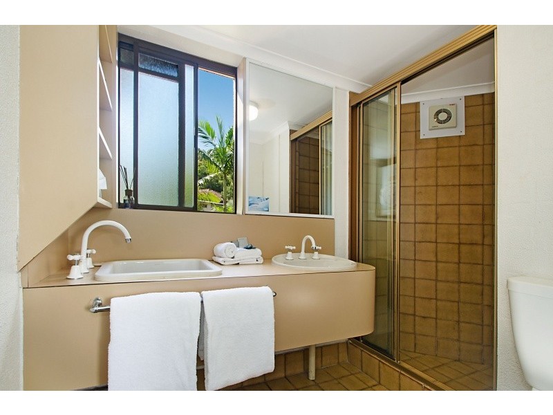 Unit 70 “Ocean Breeze Resort” Hastings Street, Noosa Heads QLD 4567