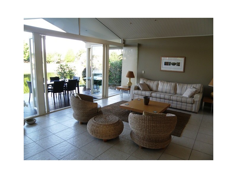 6 Masthead Quay, Noosa Waters QLD 4566